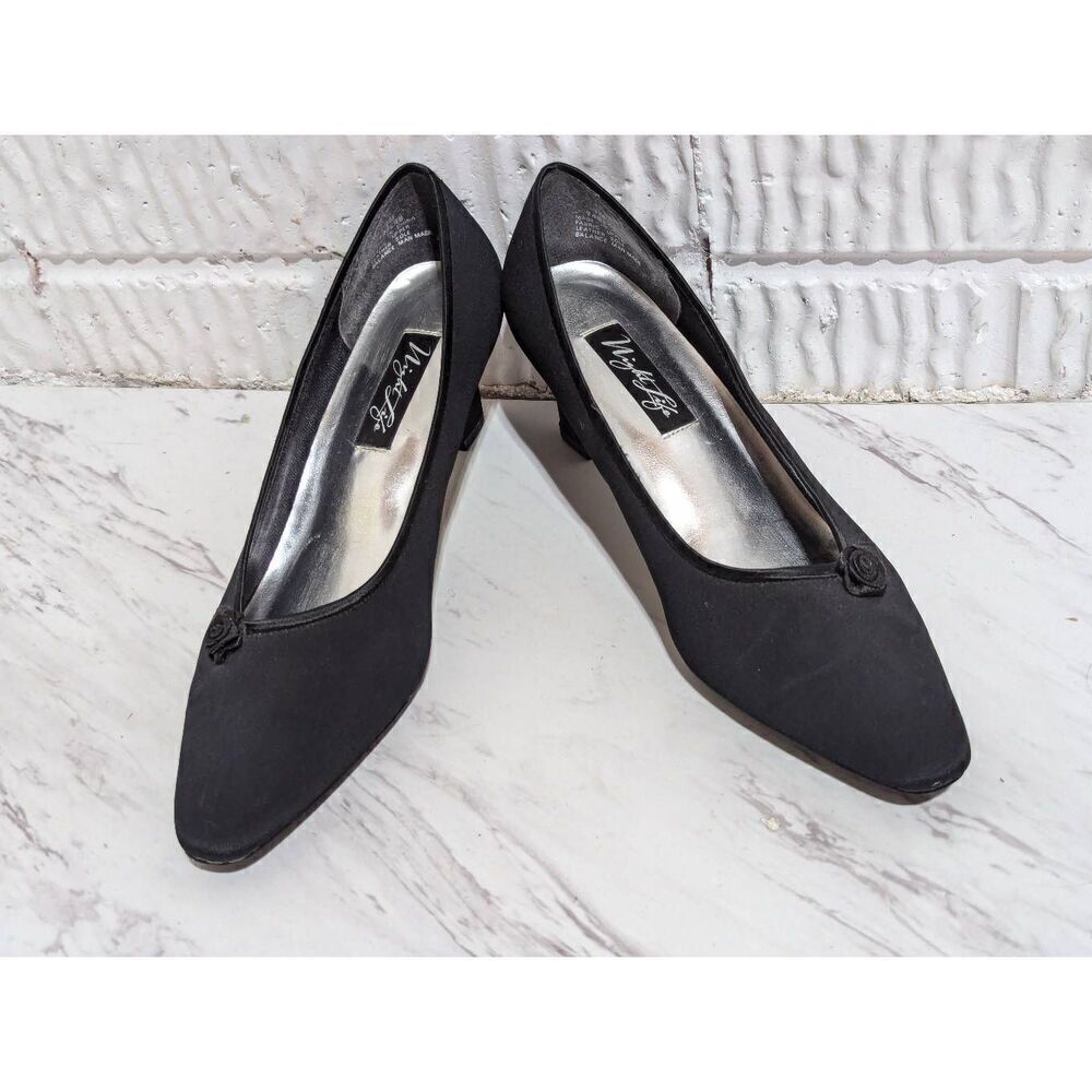 Night Life Women's Black Fabric Rosette Trimmed Pump  Flat Shoe Size 9M